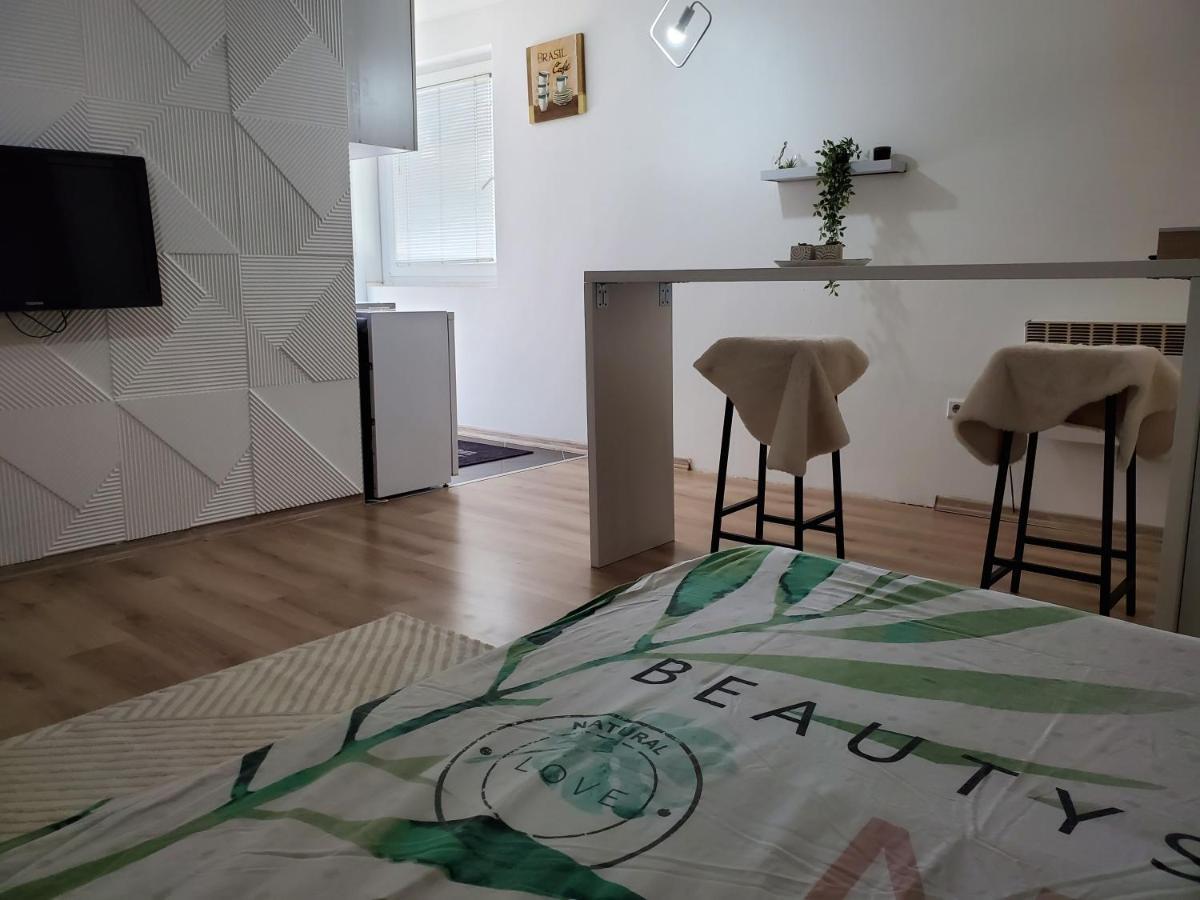 Sleep And Drive Appartement Sarajevo Buitenkant foto